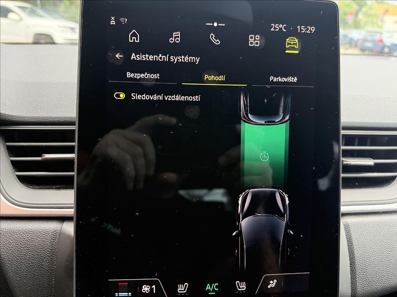 Renault Captur 1,0 TCe POŠKOZENÁ PŘEDNÍ ČÁST - fotka 17 z 35