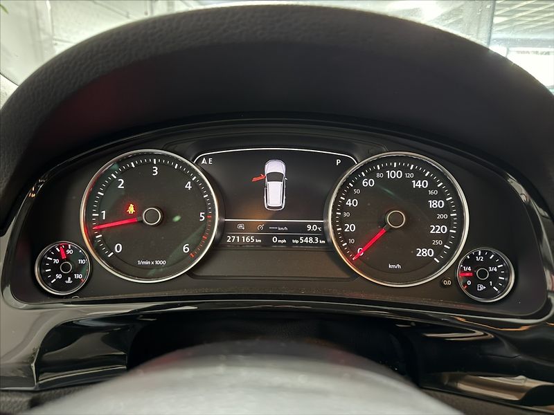 Volkswagen Touareg 3,0   TDI PO ROZVODECH ACC 360 - fotka 9 z 28