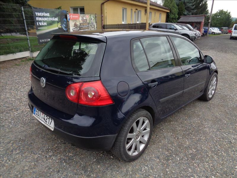 Volkswagen Golf 1,4 - fotka 7 z 16