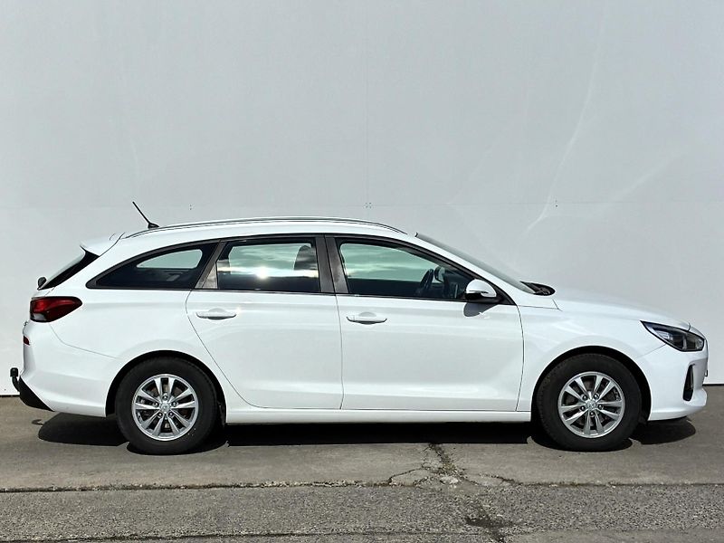 Hyundai i30 1-0 T-GDI 88kW Trikolor - fotka 3 z 19