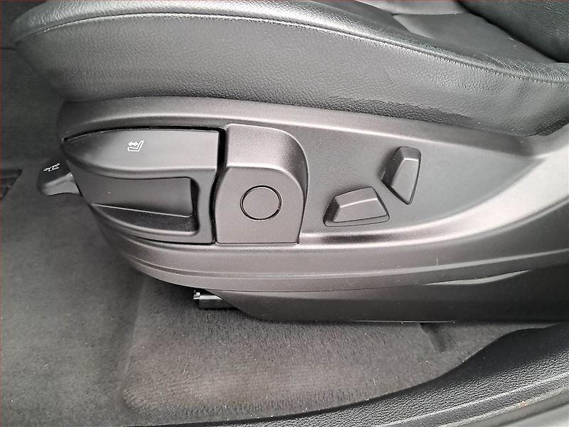 BMW X6 (2014) xDrive30d, 4X4, Automat - fotka 21 z 22
