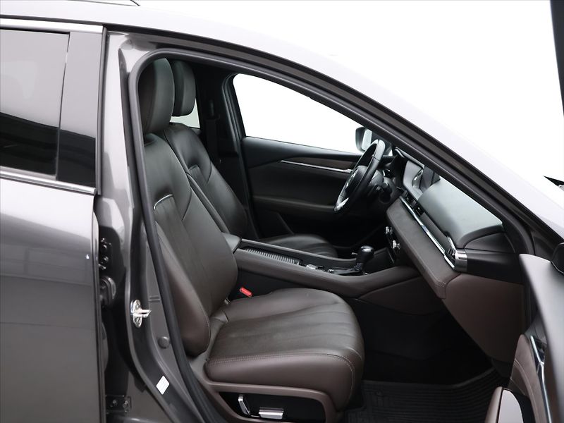 Mazda 6 2,2 D 135KW Revolution TOP CZ - fotka 11 z 29