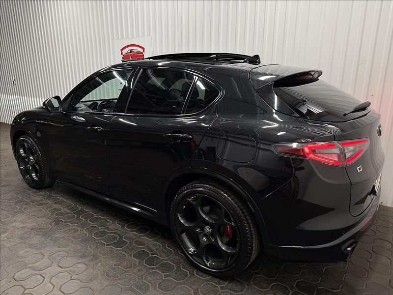 Alfa Romeo Stelvio VELOCE 206kW Q4 PANO TAŽNÉ R21 - fotka 6 z 43