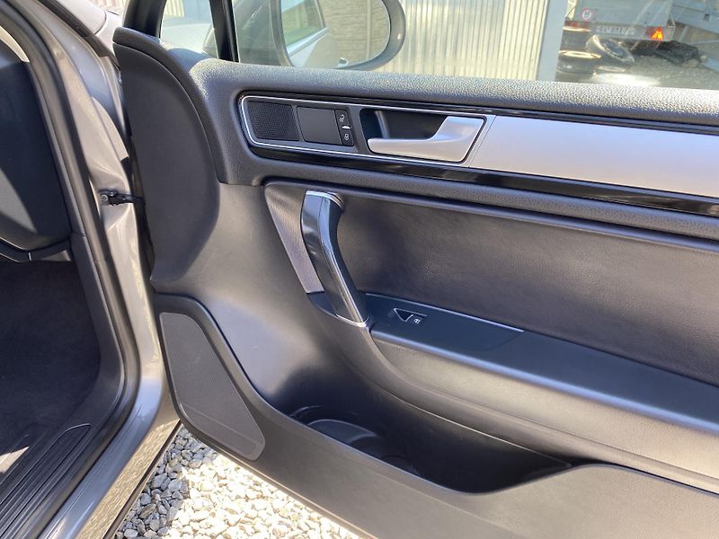 Volkswagen Touareg 3.0TDi 4x4 FL 2017 ELEGANCE 1A - fotka 132 z 176