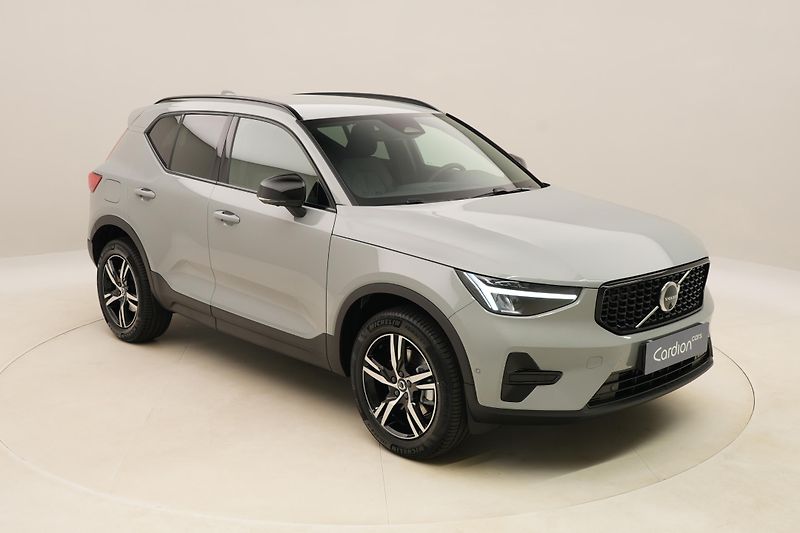 Volvo XC40 (2026) B3 AUT DARK PLUS - fotka 16 z 60