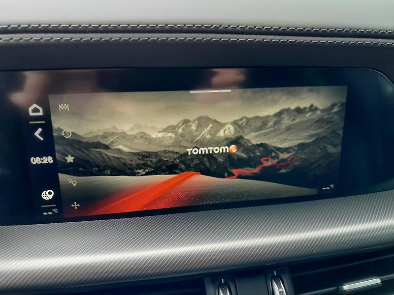 Alfa Romeo Stelvio (2026) Veloce 4x4 2,0 280PS - fotka 34 z 38