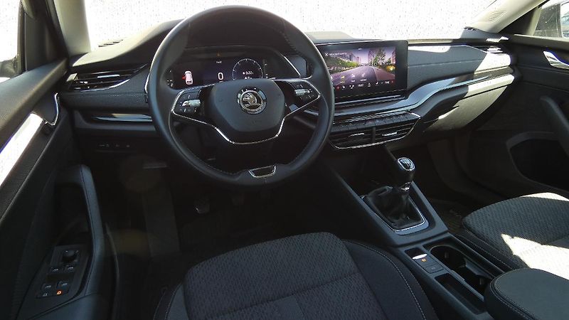 Škoda Octavia 2,0 TDI 85kW Style Combi - fotka 5 z 22