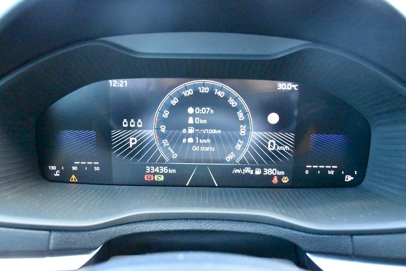 Škoda Karoq (2024) Selection 1.5 TSI DSG - fotka 16 z 33