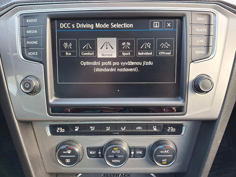 Volkswagen Passat (2016) Variant Alltrack DSG 4x4 2,0TD - fotka 24 z 35
