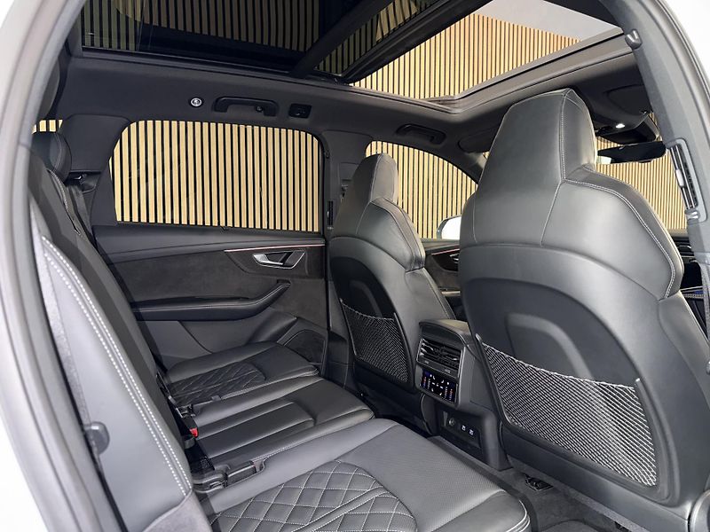 Audi SQ7 TDI V8 B&O 7míst Laser Carbon - fotka 20 z 49