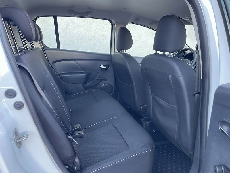 Dacia Sandero (2017) Arctica 0,9TCe 90k - fotka 9 z 21