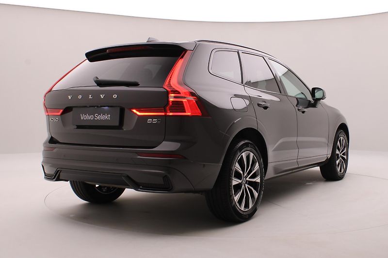 Volvo XC60 B5 AWD DARK PLUS  - fotka 13 z 57