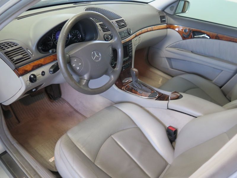 Mercedes-Benz Třídy E (2004) E320,LPG,tažné,klima,kůže,4mat - fotka 11 z 26