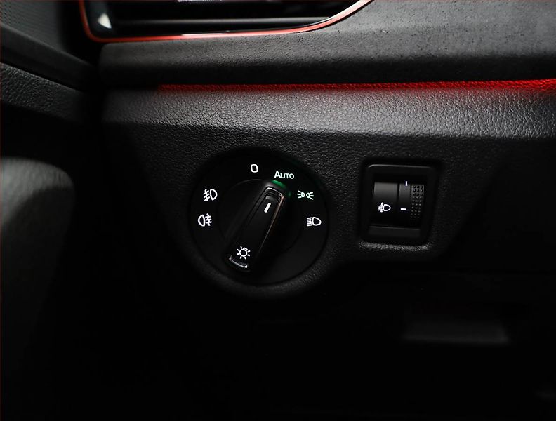 Škoda Scala (2024) 1.0 TSI - fotka 14 z 17