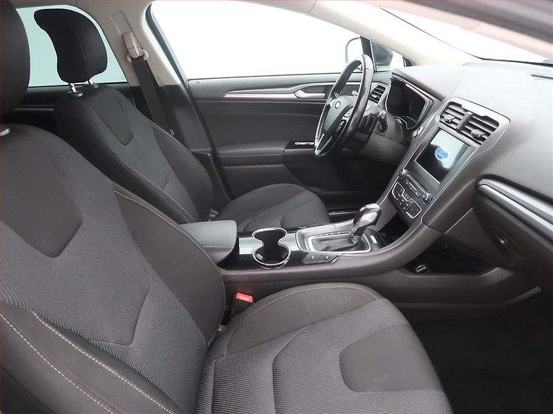 Ford Mondeo (2016) Titanium 2.0 TDCI, 4X4 - fotka 9 z 18