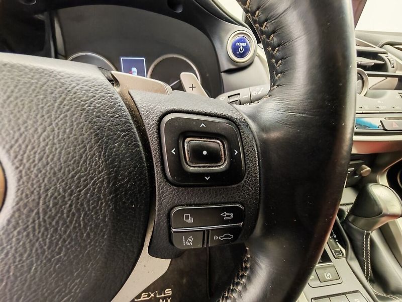 Lexus NX 300h 300h AWD PRESTIEGE SAFETY - fotka 29 z 43
