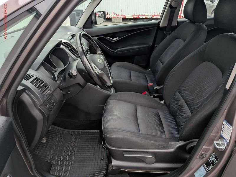 Hyundai ix20 (2013) 1.4i, 2.maj,ČR, AC, el. - fotka 10 z 14