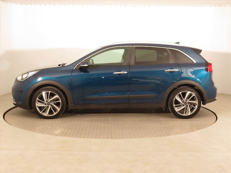 Kia Niro (2019) Hybrid, Automat, Serv.kniha - fotka 3 z 19