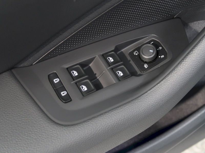 Škoda Superb (2026) SPORTLINE 2.0TDI 142KW 4x4 DSG - fotka 44 z 48