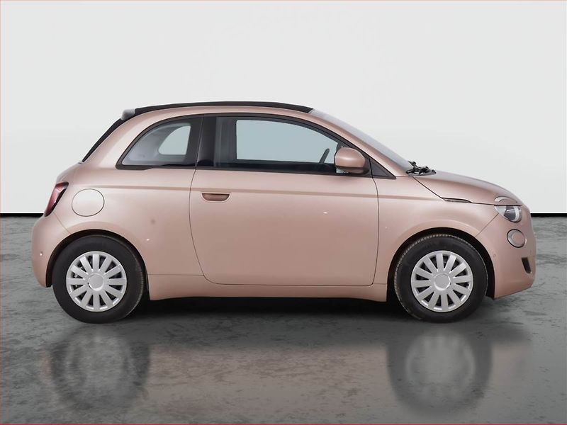 Fiat 500e (2023) 42 kWh, SoH 96% - fotka 6 z 20