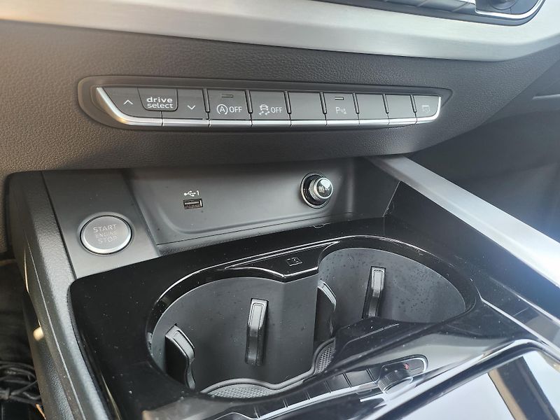 Audi A4 Avant 2.0TDI 140kw Quattro S T - fotka 19 z 25