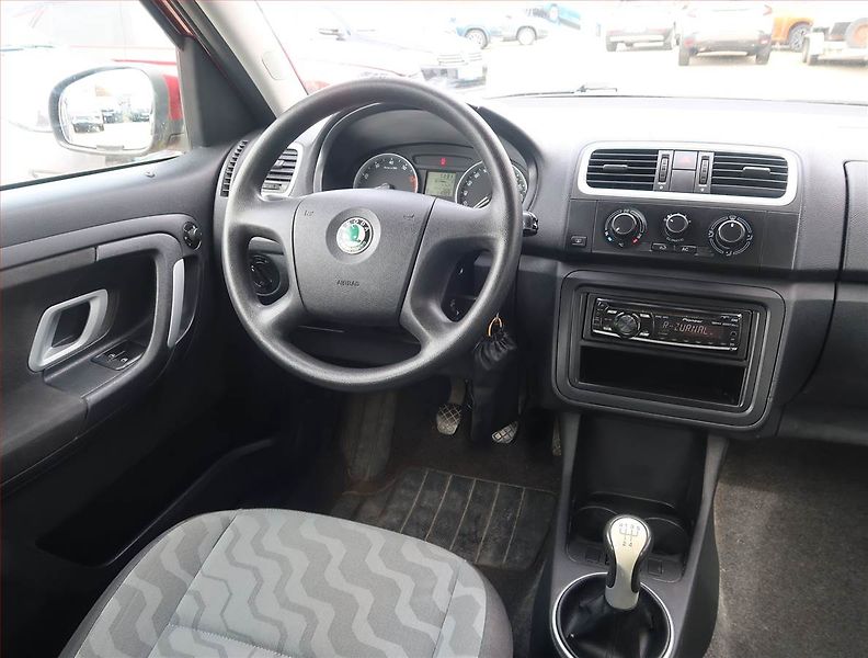 Škoda Roomster (2008) Comfort 1.2 12V, po STK, Tažné - fotka 7 z 14