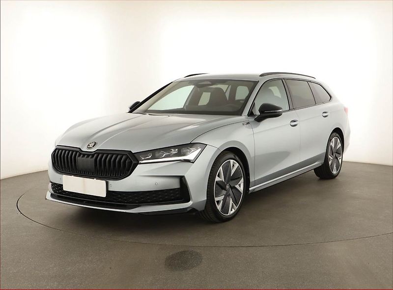 Škoda Superb (2025) 2.0 TDI, SPORTLINE, DPH - fotka 2 z 28