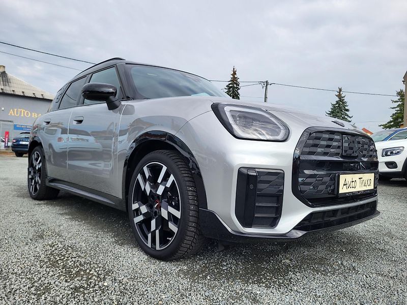 Mini Countryman SE ALL4 ELEKTRO 225kW - fotka 28 z 48