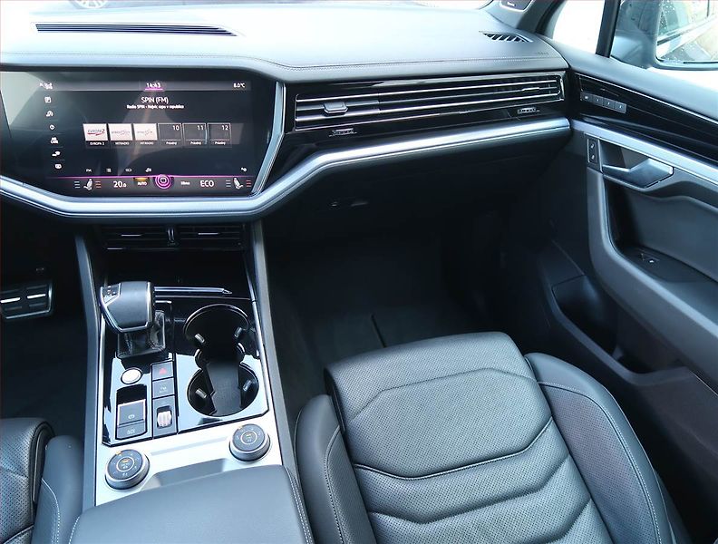 Volkswagen Touareg (2020) 3.0 TDI - fotka 8 z 14