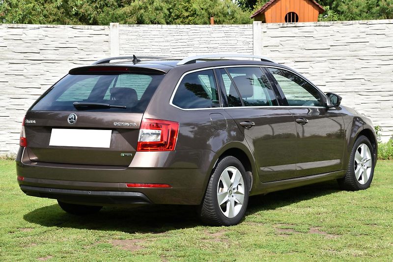 Škoda Octavia 1.4 TSi G-TEC STYLE, NAVI, LED - fotka 3 z 48