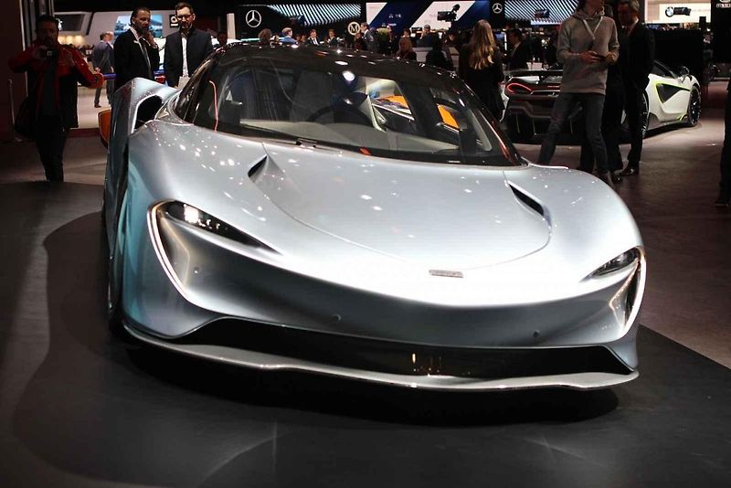 Jedno z nejočekávanějších aut Ženevy - Aston Martin Valkyrie
