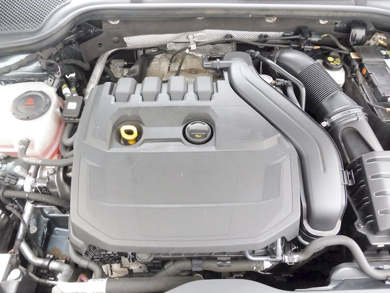 Škoda Octavia (2021) Combi Style 1,5 eTSI 110kW mHE - fotka 25 z 29