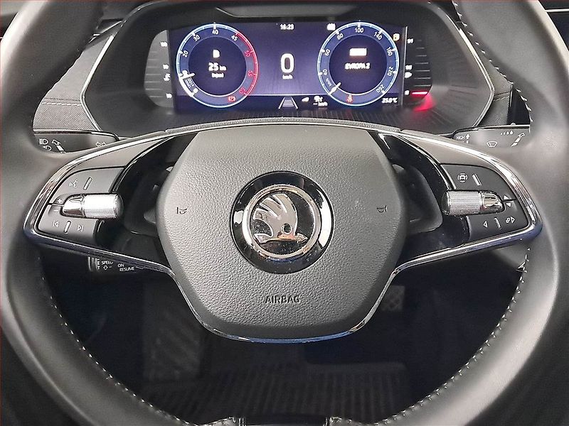 Škoda Octavia (2023) 2.0 TDI - fotka 16 z 16