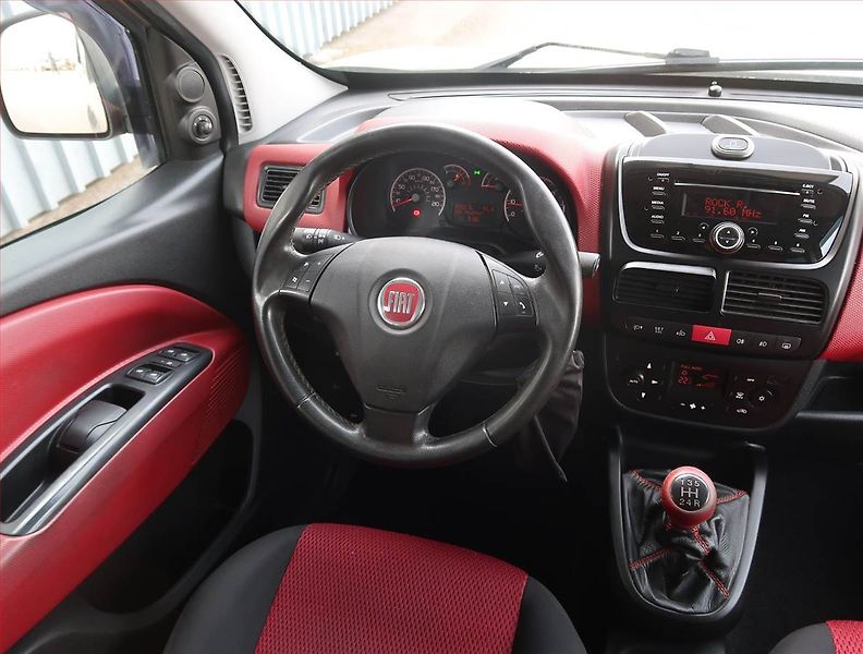 Fiat Dobló (2010) 1.3 MultiJet, 5Míst - fotka 7 z 21