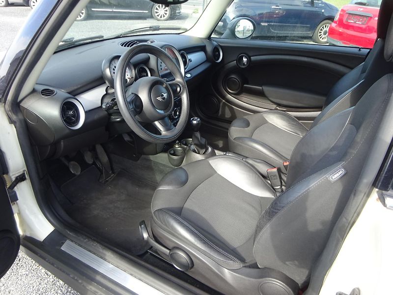Mini One 1.6 72kW SERVIS POLOKŮŽE - fotka 4 z 26