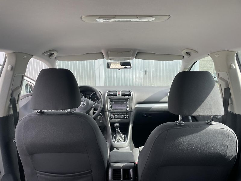 Volkswagen Golf 1.6TDi 105PS  6 HIGHLINE TOP!! - fotka 119 z 176