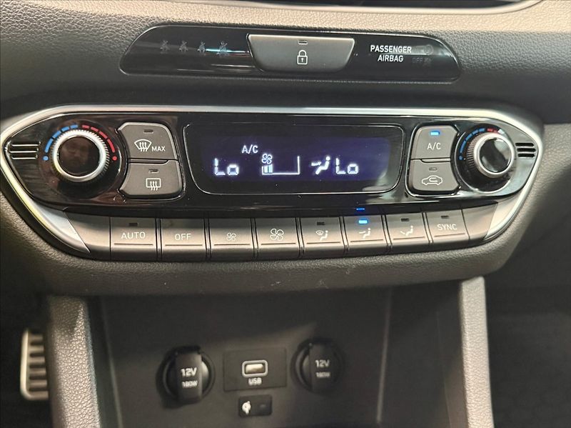 Hyundai i30 1,0 TGDI NLINE NAVIGACE - fotka 12 z 17