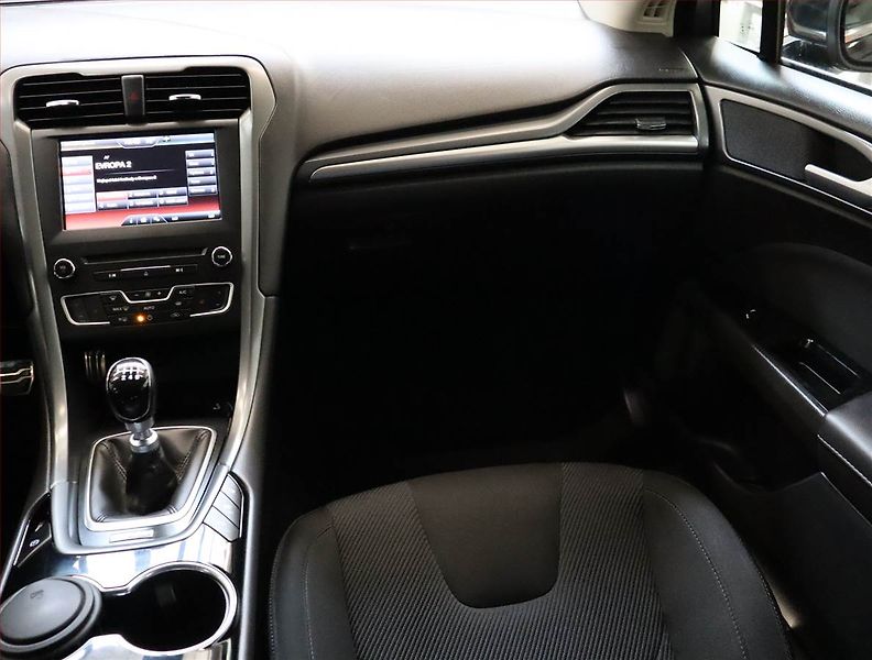 Ford Mondeo (2015) Titanium 2.0 TDCI, Serv.kniha - fotka 8 z 24