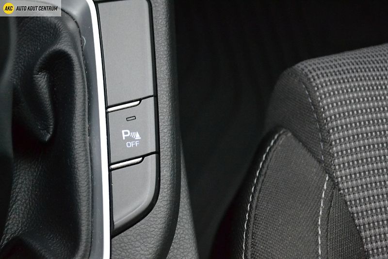 Hyundai i30 WG 1,5I MT COMFORT ALU16 - fotka 21 z 44