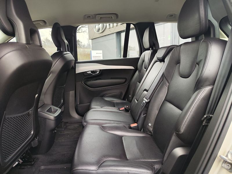 Volvo XC90 2.0 T6/235kW Momentum AWD ČR - fotka 14 z 35