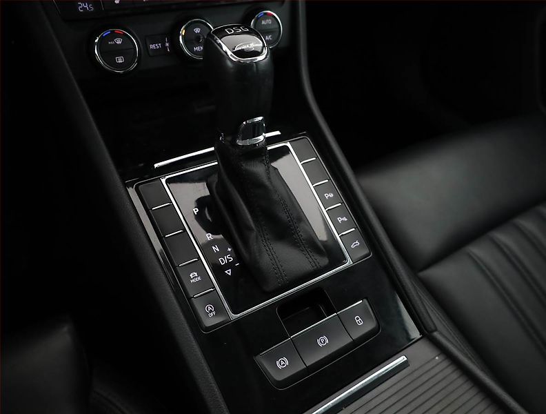 Škoda Superb (2016) Laurin&Klement 2.0 TDI - fotka 11 z 20