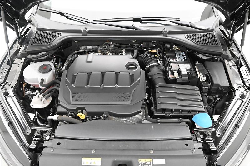 Škoda Octavia 2,0 TDI 110kW DSG Style Záruka - fotka 9 z 32