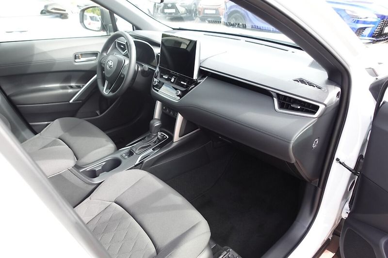 Toyota Corolla Cross 1,8 HEV Comfort Business - fotka 12 z 33