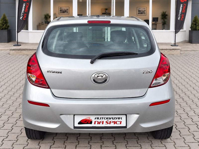 Hyundai i20 (2012) 1.2i 63kW -KLIMATIZACE-S.KNIHA - fotka 7 z 29