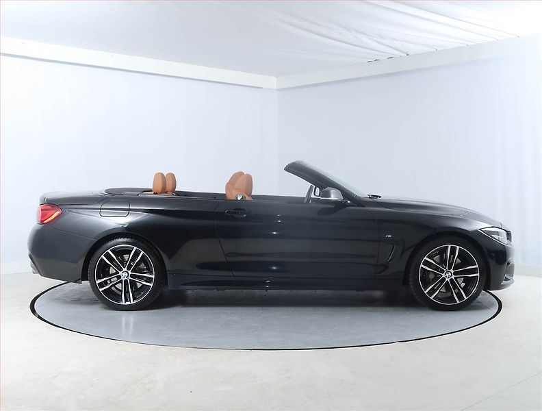 BMW Řada 4 (2020) 440i xDrive - fotka 6 z 22