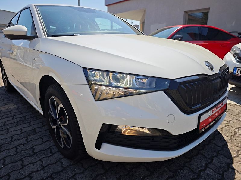 Škoda Scala (2020) 1.0 TSi Drive 125 Years - fotka 33 z 40