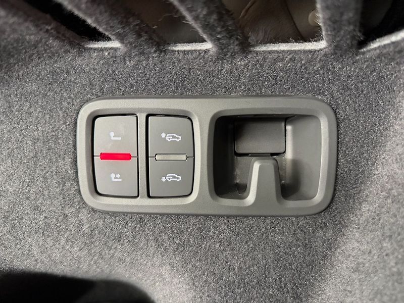 Audi Q8 60TFSI e QUATTRO, MASÁŽE, B&O - fotka 28 z 31
