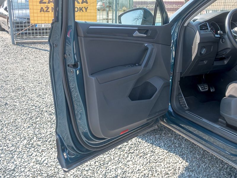 Volkswagen Tiguan (2021) 2.0TDI 110KW NAVI – LED - fotka 13 z 50