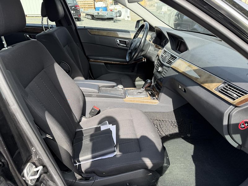 Mercedes-Benz Třídy E 250 CGI 5G NAVIGACE SERVISKA - fotka 11 z 12