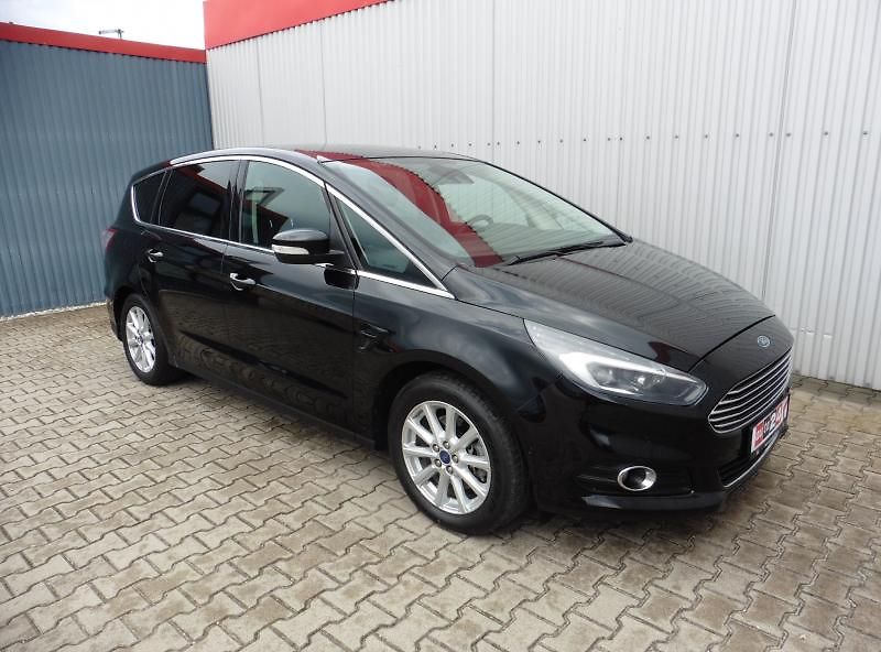 Ford S-MAX 2.0 TDCi Titanium Navi - fotka 2 z 12
